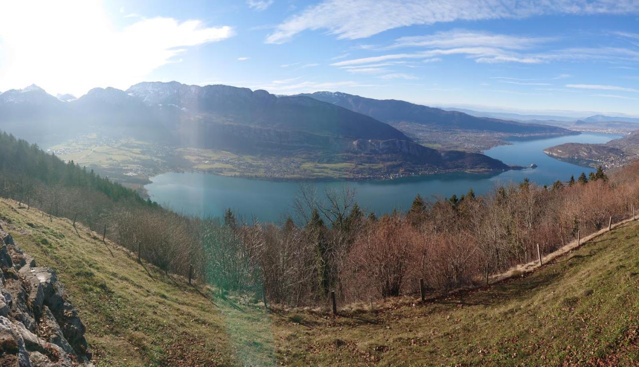 A La Campagne Au Bout Du D'annecy